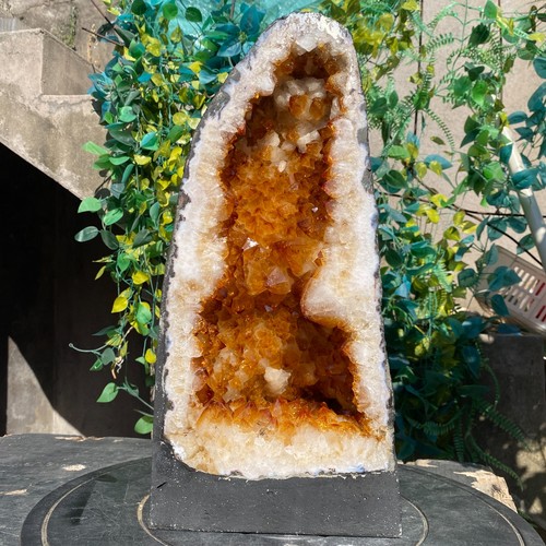 2lb natural citrine geode - 28.2lb,